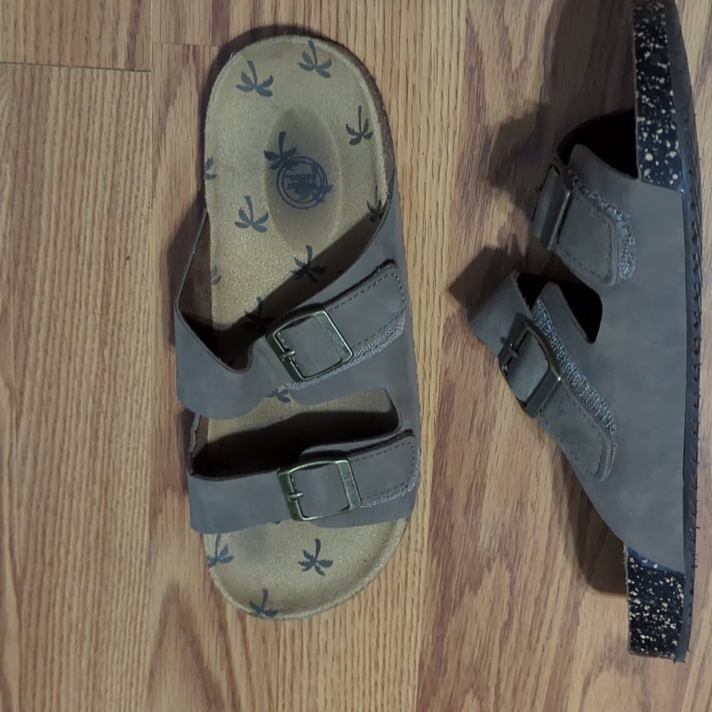 Sandals - Picture 2 of 3